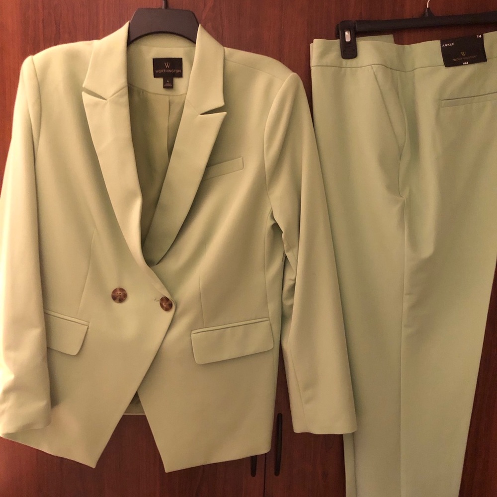 Women’s suit